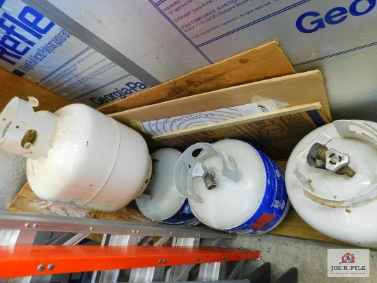 4 propane tanks
