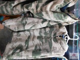 Cabela's outfitter fleece vest with parka with pants (3 xl)