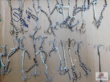 25 weighted treble hooks
