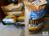 7 bags of big and j deer feed