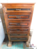 chest of drawers