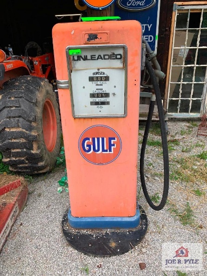 Gulf Gas Pump (Bowser)