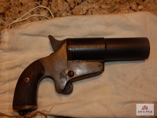 Model 1918 flare gun
