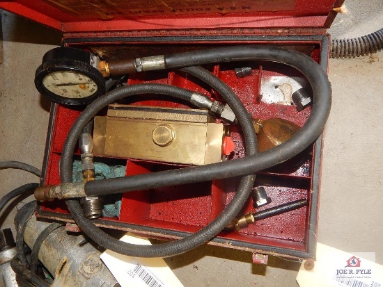 Hydraulic pressure tester