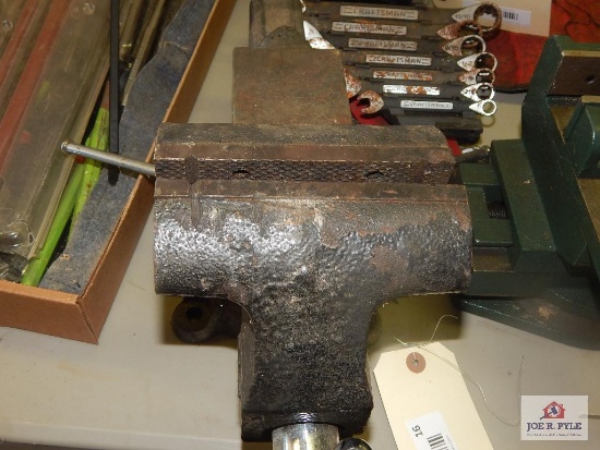 5 1/2" Vise swivel base