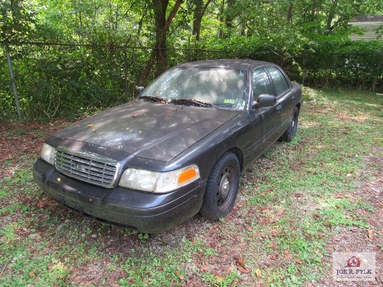 2004 Ford Crown Victorian 154,496 miles