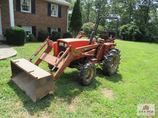 ALLIS CHALMERS 5020 TRACTOR W FRONT END LOADER & BACKEND ATTACHMENT. 4 Wheel Drive w/ Kubota backhoe