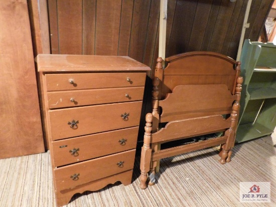 Dresser, twin beds and frames
