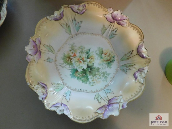 Flower decorated porcelain bowl