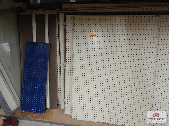 1 lot of peg board