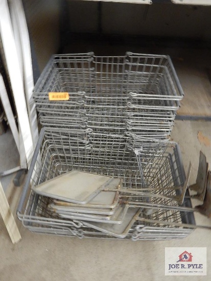 1 lot of wire baskets