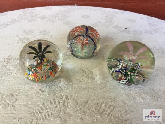 3 paperweights *some Gentile*