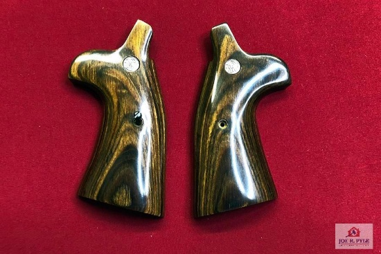 Smith and Wesson N Frame / Round Butt Grip Set * New Old Stock *