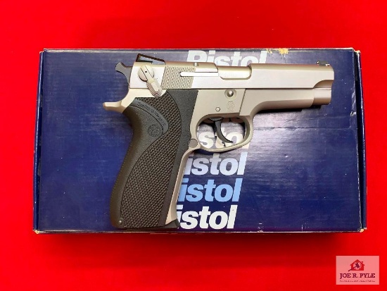 Smith and Wesson 5903 Stainless 9mm | SN: VCK5552