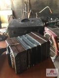 Italian Accordion MFG Concertina in original case does play