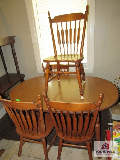 Kitchen Table W 4 Chairs