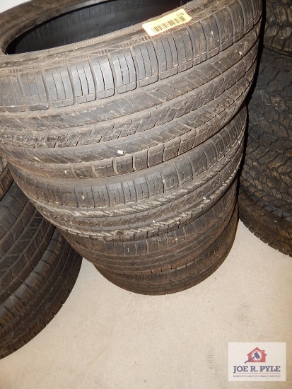 Goodyear tires 235/55R17 x 4