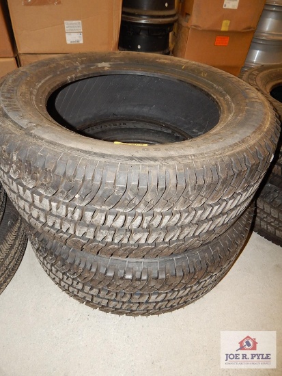 Michelin tires 285/55R20 x 2