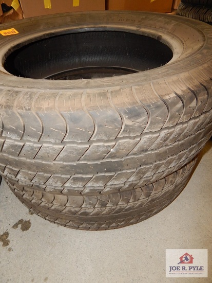 Goodyear tires 275/60R20 x 2