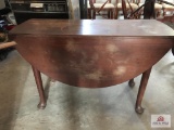 Drop leaf table