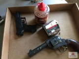 Lot Daisy and Waltmer BB pistols and ammo