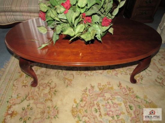 oval coffee table