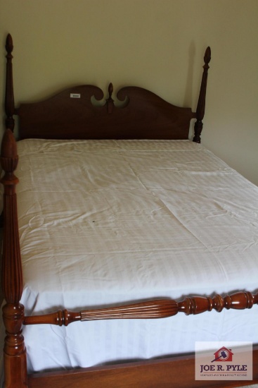 Full Size Jenny Lind bed with Wood Frame and Headboard