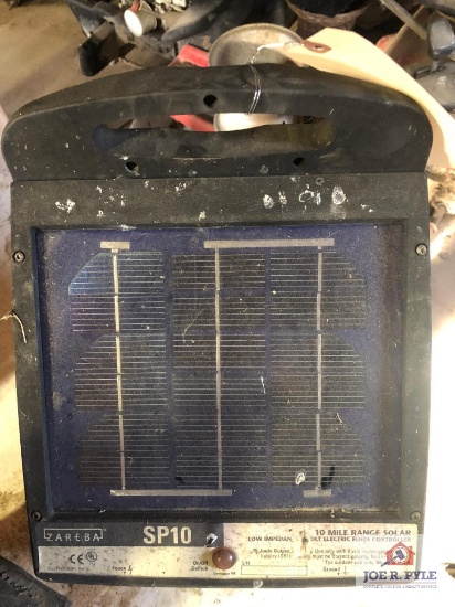 Solar fence charger