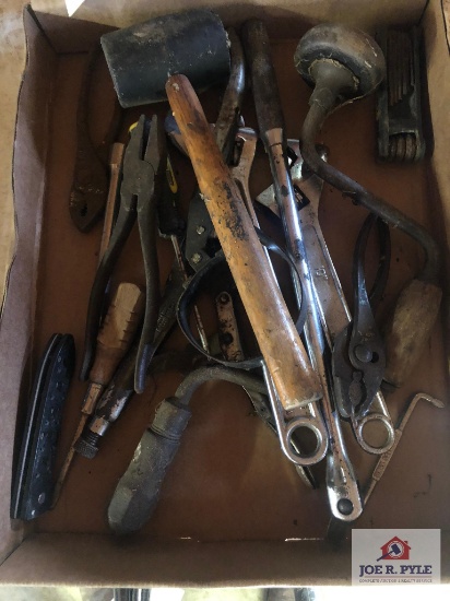 1 Lot of hand tools