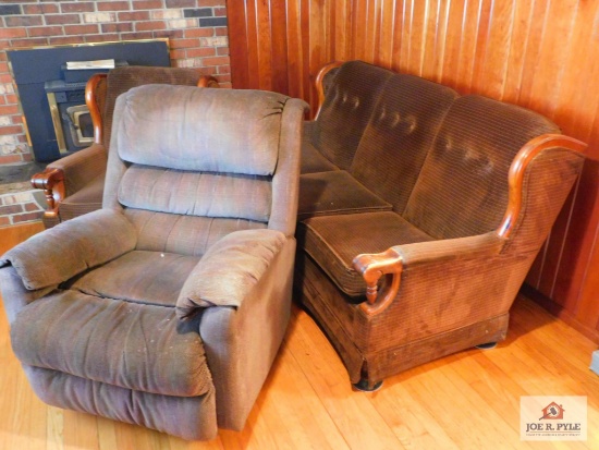 Matching sofa & chair and recliner