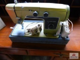 Signature sewing machine w/ case