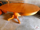 Oak pedestal table (58