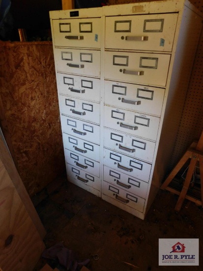 2 Metal filing cabinets