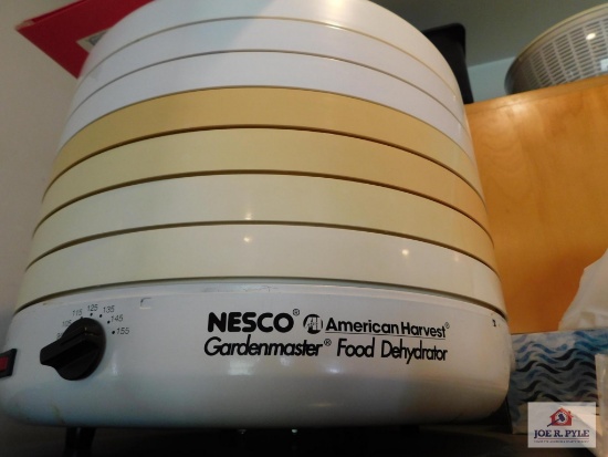 Nesco gardenmaster food dehydrator