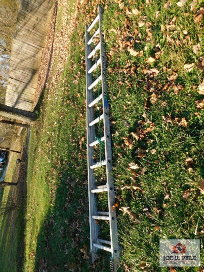 Werner Extension aluminum ladder 225 lb. load capacity w 24" maximum reach