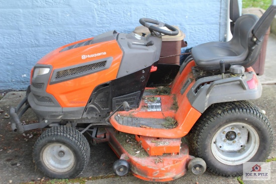 Husquvarna GTH2V4815 mowerrr hydrostaic