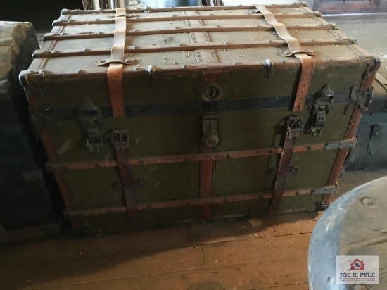 Early flat top trunk