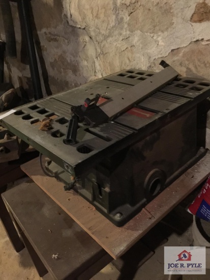 Skilsaw 10" table saw and two end tables