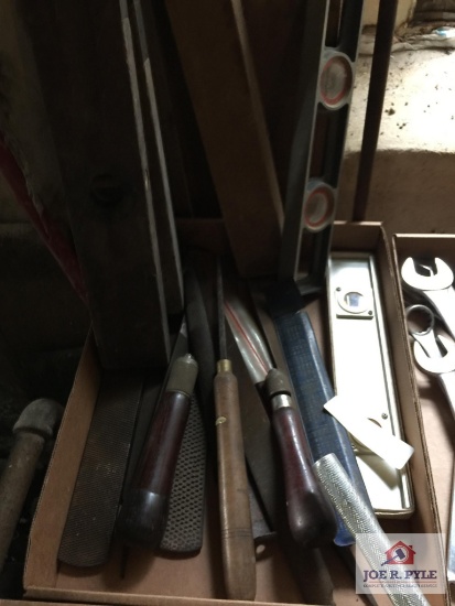 Lot tools: levels, files, etc.
