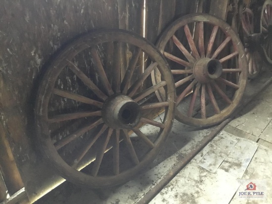 Pail 40" wood wagon wheels