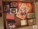 Lot loose and sealed basketball cards