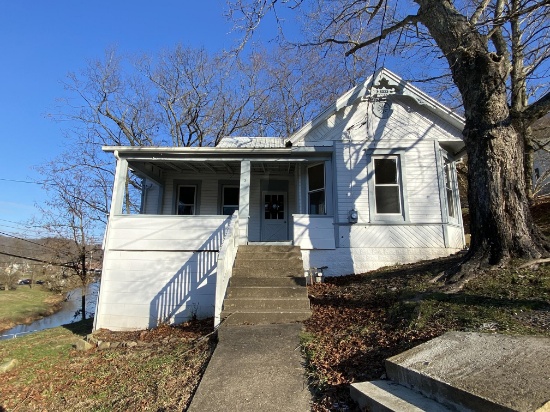 2-Bedroom Ranch Sold to the Highest Bidder