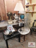 Lamps, tables and decorative items