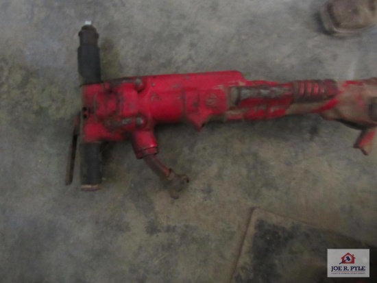 Chicago Pneumatic 40LBS T Handle Air Hammer