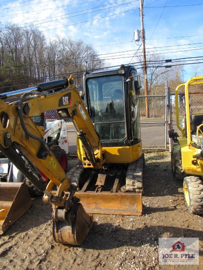 Caterpillar Excavator Model #303ECR / Vin# #HHMO1216
