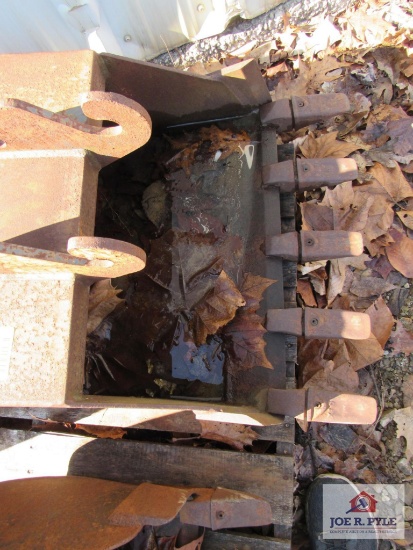 Excavator Bucket 22"