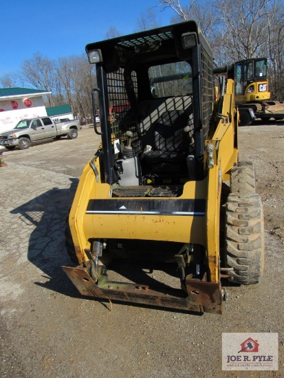 Caterpillar Skid Steer / Model#232B / Vin#Cat0232Bhsch02097 / 142.1 Hours