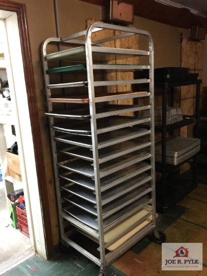 Rolling bakery shelf with trays