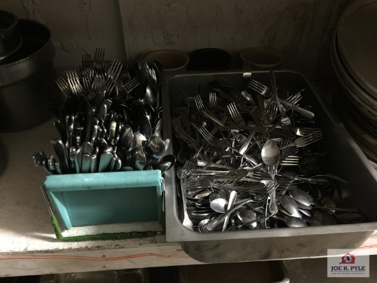 Lot restaurant metal flatware