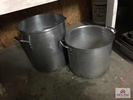 Two large stockpots